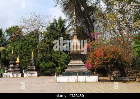 Stupas in Wat Xiang Thong Luang Prabang Laos Stockfoto