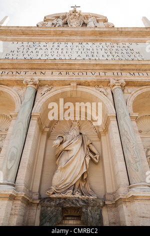 Fassade der Kirche Santa Maria della Vittoria an der Via Vittorio Emanuele Ormando Stockfoto