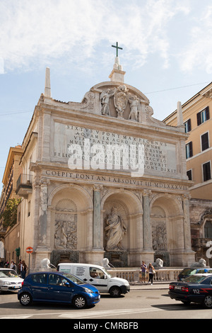 Fassade der Kirche Santa Maria della Vittoria an der Via Vittorio Emanuele Ormando Stockfoto