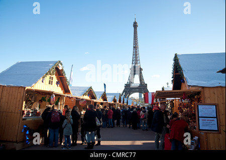 Paris, Frankreich - Dezember 2011 - Weihnachtsmarkt auf dem Trocadero. Stockfoto