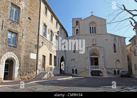 Notre Dame du Puy Kathedrale in Grasse, Dorf in den Alpes-Maritimes Frankreich 124278 Grasse Stockfoto