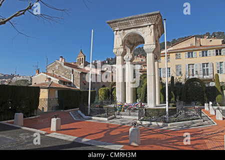 Grasse, Dorf-Denkmal in der Nähe von Notre Dame du Puy Kathedrale in den Alpes-Maritimes Frankreich 124279 Grasse Stockfoto