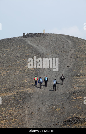 Partei der fiel Wanderer Ansatz den Gipfel des Skiddaw, Cumbria, NW England, UK Stockfoto