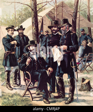 1860S 1864 SITZENDE AMERIKANISCHE BÜRGERKRIEG GENERAL ULYSSES GRANT VOR ZELT MIT SEINER LINIE UND STABSOFFIZIERE PERSONAL Stockfoto