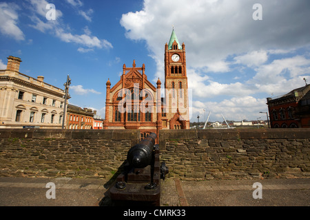 Derrys Wände und die Guildhall Derry City County Londonderry Nordirland Großbritannien. Stockfoto