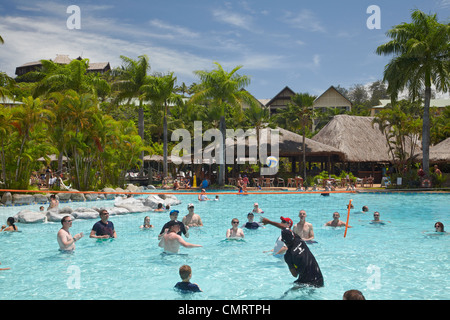 Swimming Pool-Volleyball, Ausleger auf der Lagune, Coral Coast, Viti Levu, Fidschi, South Pacific Stockfoto