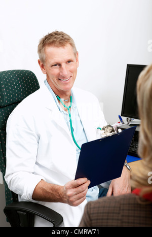 Arzt und Patient Stockfoto