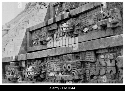 1923-Tempel des Quetzalcoatl Featherd Schlange Stockfoto