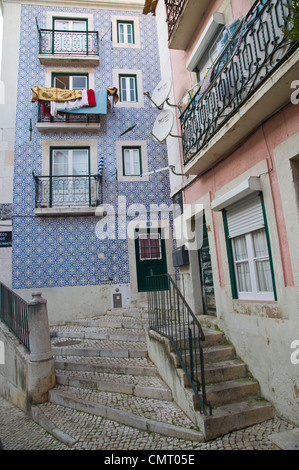 Rua Cruz de Santa Helena Bezirk Lissabon Portugal Europa Stockfoto