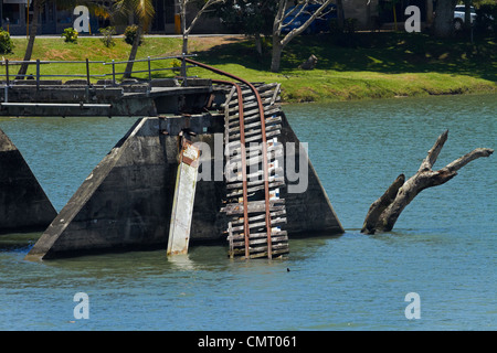 Verlassener Straße / Schiene Brücke, beschädigte in 1994 Zyklon und Sigatoka River, Sigatoka, Coral Coast, Viti Levu, Fidschi, South Pacific Stockfoto