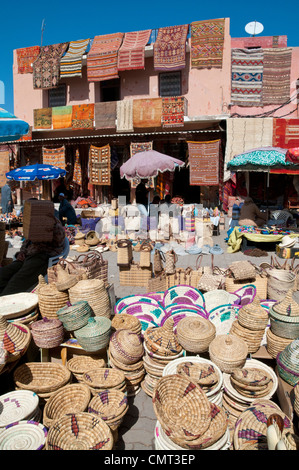 Marokko - Stände Markt am Rahba Qedima in Medien Bezirk, Marrakesch, Marokko Stockfoto