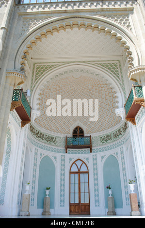 Ukraine. Die autonome Republik Krim. Woronzow-Palast. Südfassade. Innenwände der Eingangshalle mit der Schahada. Stockfoto