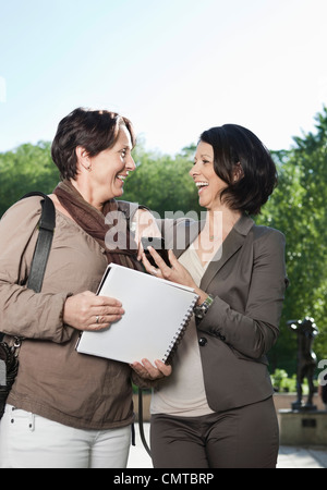 Zwei Geschäftspartner haben informelle Geschäftstreffen Stockfoto