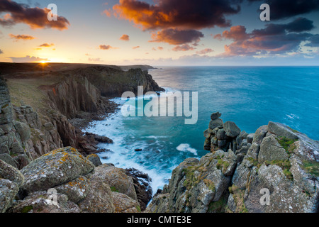 Blick vom Pordenack Punkt in Richtung Carn Boel, Lands End, Cornwall, England, UK, Europa Stockfoto