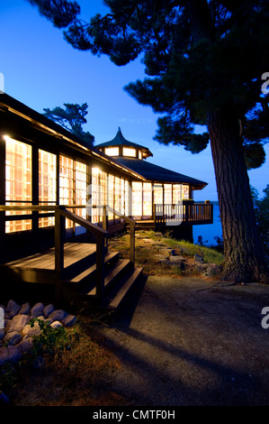 Ferienhaus in der Nacht, Lake Of The Woods, Kenora, Ontario Stockfoto