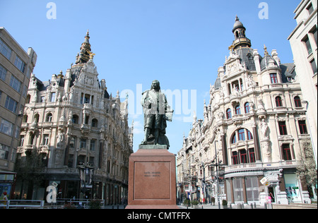 Statue von David Tenier in Teniersplaats Antwerpen Belgien (1610–1690) flämischer Barockmaler. Stockfoto