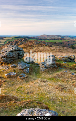 Blick vom Chinkwell Tor in Richtung Honeybag Tor, Dartmoor National Park, Devon, Südwestengland, Europa Stockfoto