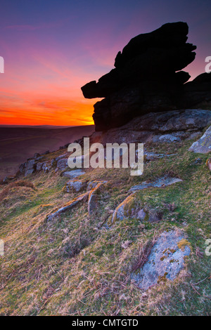 Blick vom Bell Tor in Richtung Widecombe im Moor, Dartmoor National Park, Devon, Südwestengland, Europa Stockfoto