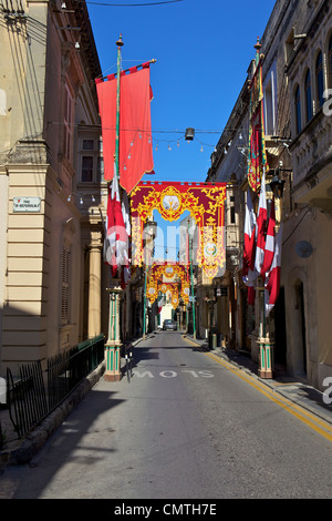 Straße in Rabat, Malta, eingerichtet für Fronleichnam Stockfoto