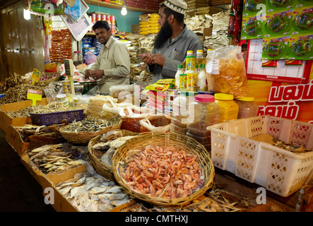 Sri Lanka - Nuwara Eliya, Kandy Provinz, getrocknet und gesalzen Fisch auf dem Markt Stockfoto