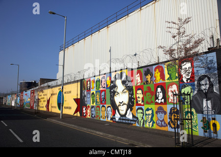 Irische republikanische und Hungerstreik Wandmalereien auf Northumberland Street an der unteren fällt weg Belfast Nordirland Vereinigtes Königreich Stockfoto