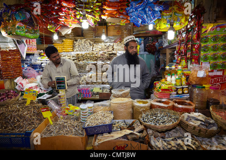 Sri Lanka - Nuwara Eliya, Kandy Provinz, getrocknet und gesalzen Fisch auf dem Markt Stockfoto