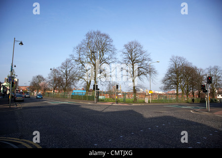 Antrim Park an der Kreuzung von Grosvenor und niedriger fällt Straße Bereich Gaeltacht Viertel Belfast Nordirland Vereinigtes Königreich Stockfoto