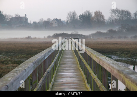 Der Causeway, Newtown Salzwiesen, Isle Of Wight Stockfoto