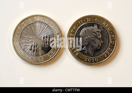 Britische zwei (2) Pfund-Münze von 2010 Geld in bar Stockfoto