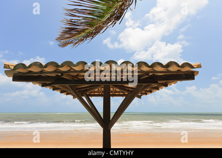 Sonnenschutz am Strand Stockfoto