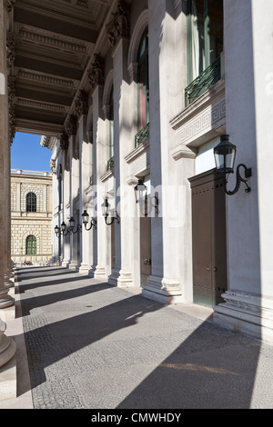 Nationaltheater und Max-Joseph-Denkmal auf dem Max-Joseph-Platz in München, Bayern, Deutschland Stockfoto