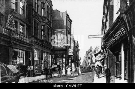 Dudley Street, Wolverhampton, Anfang 20. Jhdt. Eine geschäftige Szene in Dudley Street. Der Handel Schilder und Werbung sind Stockfoto