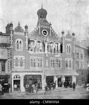 Empire Palace Theatre, Wolverhampton, um 1910. Das Bild zeigt die Queen Square-Fassade des Gebäudes, mit dem Reich Stockfoto