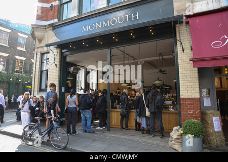 Als den besten Kaffee in London. Monmouth Coffee Company, Borough Market in der Park Street in London, UK Stockfoto