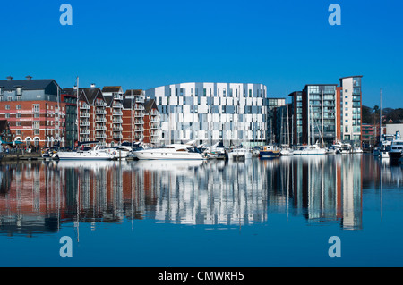 Boote in Ipswich Marina in der Abenddämmerung. Suffolk. England. Stockfoto