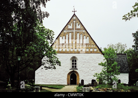 Das äußere des 14. Jahrhundert mittelalterliche St. Michael Kirche Perna, Finnland Stockfoto