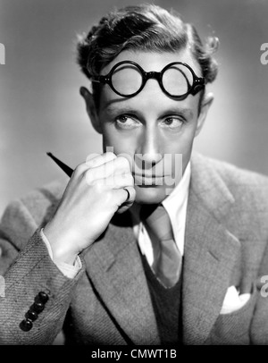 LESLIE HOWARD (1893-1943) englische Schauspieler im Jahr 1938 in einem Telekommunikationsrecht-Foto für den Film Pygmalion Stockfoto