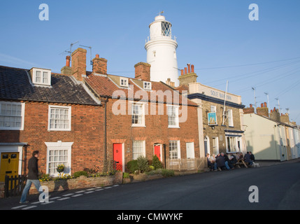 Ferienhäuser Leuchtturm und Sohle Bay Inn, Southwold, Suffolk, England Stockfoto