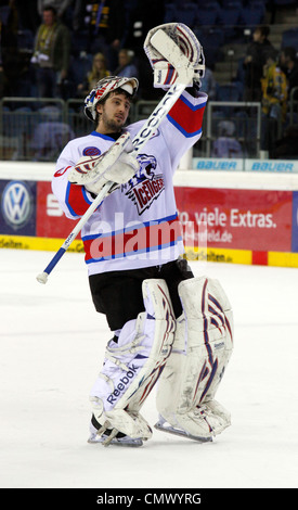 Sport, Eishockey, Deutsche Eishockey Liga 2011/2012, Krefeld Pinguine gegen die Nürnberg Ice Tigers 1:3, Torwart Patrick OHL (NIT) Stockfoto