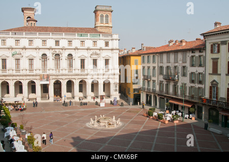 Piazza Vecchia in Bergamo Italien Zentrum Stadtplatz Stockfoto