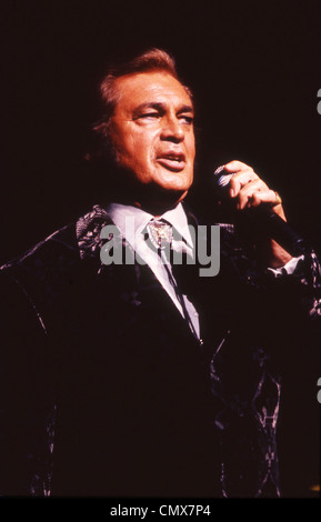 ENGELBERT HUMPERDINCK (Gerry Dorsey) UK-Sänger im Februar 1998. Stockfoto