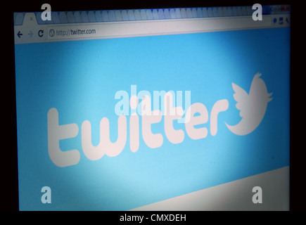 Twitter-Seite Startseite Nahaufnahme auf LCD-Bildschirm, Webbrowser Chrome Stockfoto