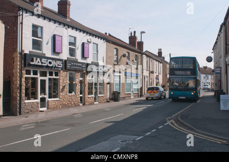 Kippax High Street; Unternehmen Stockfoto