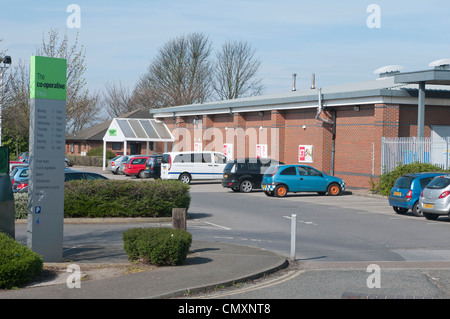 Kippax High Street; Unternehmen Stockfoto