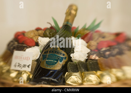 Paris Frankreich Ort la Maleine Hediard Champagner verschwommen Stockfoto