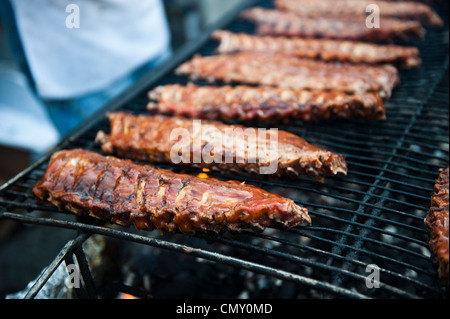 Rippen auf dem Grill Grillen. Stockfoto