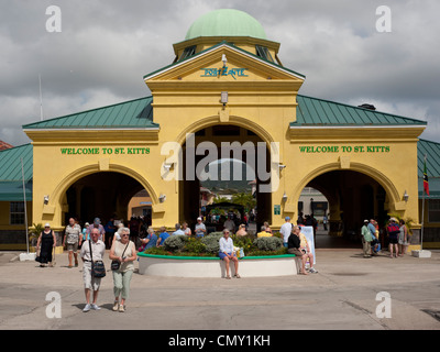 Port Zante Gateway in St. Kitts vom Kreuzfahrtterminal Stockfoto