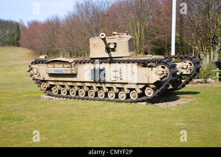 Militärfahrzeug auf dem Display Muckleburgh Collection, Weybourne, North Norfolk, England Stockfoto