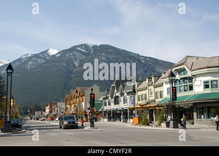 Banff Avenue, der Hauptstraße, Banff, Alberta, Kanada Stockfoto