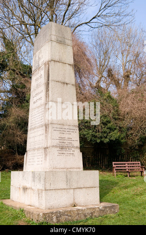 Old Amersham - der Märtyrer-Denkmal - von der Evangelischen Allianz 1931 - in Erinnerung an sieben C16 Lollarden ausgeführt, in der Nähe. Stockfoto